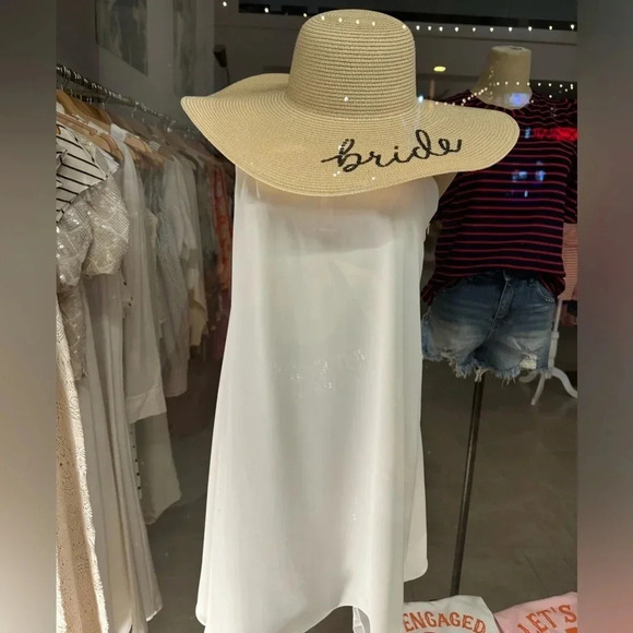 - WIDE BRIM STRAW HAT WITH METALLIC GOLD ALOHA WRITTEN IN SCRIPT - Picture 9 of 9